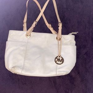 Micheal Kors purse